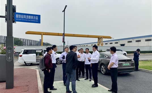青岛市领导一行莅临悟空体育科技考察共商合作新模式
